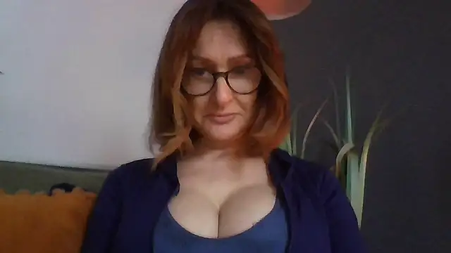 Princessviaa online show from February 12, 2026, 10:10 am