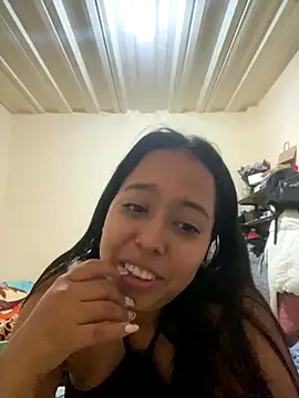 Snapshot of laila044 chatting on October 22, 2025, 9:03 pm laila044 online show from October 22, 2025, 9:03 pm