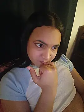 Snapshot of Andrys_ chatting on June 4, 2026, 5:24 am Andrys online show from June 4, 2026, 5:24 am