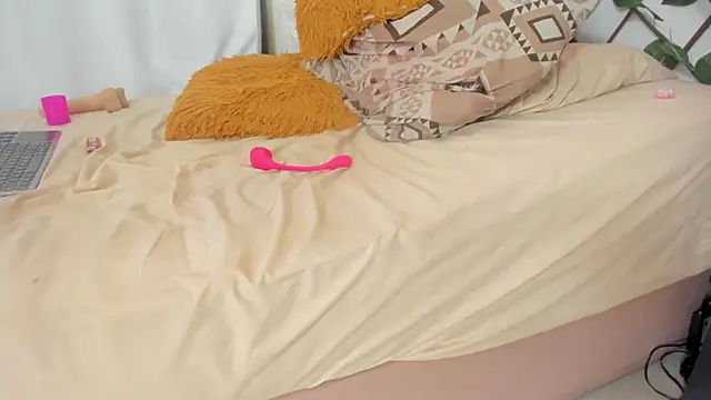 Snapshot of Latina_BigBoobs chatting on December 25, 2024, 5:47 pm Latina BigBoobs online show from December 25, 2024, 5:47 pm