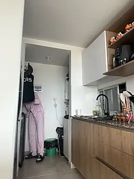 Ameellie online show from December 19, 2025, 2:24 pm