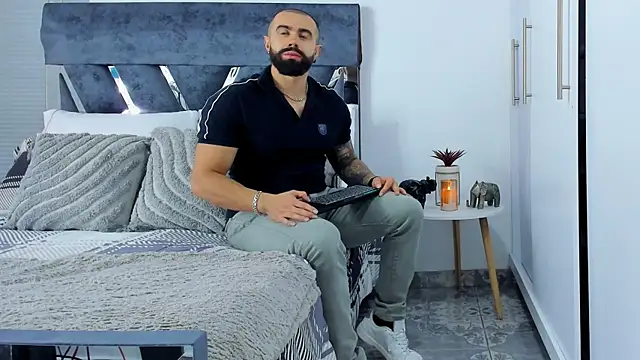 Zack Froone online show from November 24, 2025, 3:01 pm