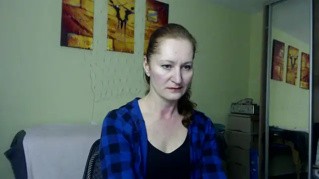 Snapshot of AmellyGrand chatting on December 16, 2024, 11:33 am AmellyGrand online show from December 16, 2024, 11:33 am