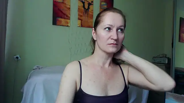 Snapshot of AmellyGrand chatting on December 17, 2024, 9:50 am AmellyGrand online show from December 17, 2024, 9:50 am