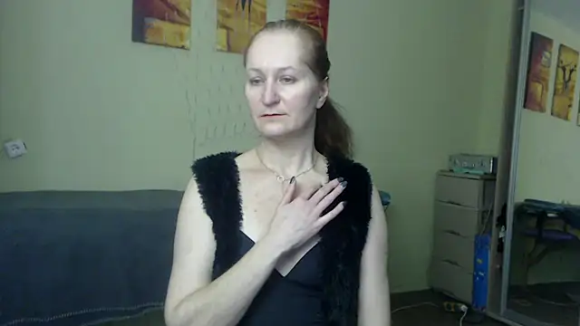 Snapshot of AmellyGrand chatting on January 16, 2025, 5:44 pm AmellyGrand online show from January 16, 2025, 5:44 pm