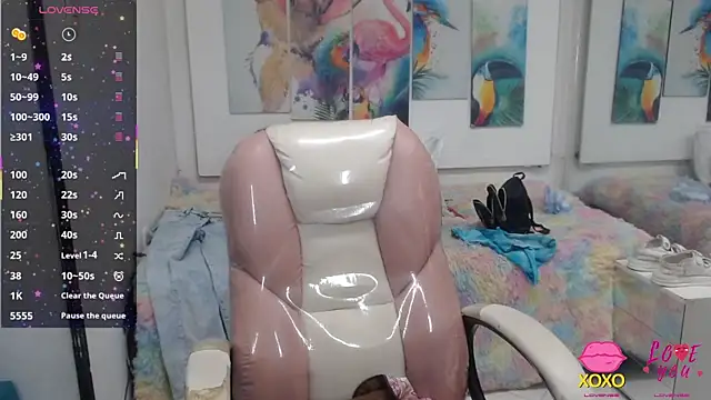 alegriamartinez online show from November 13, 2025, 7:02 pm