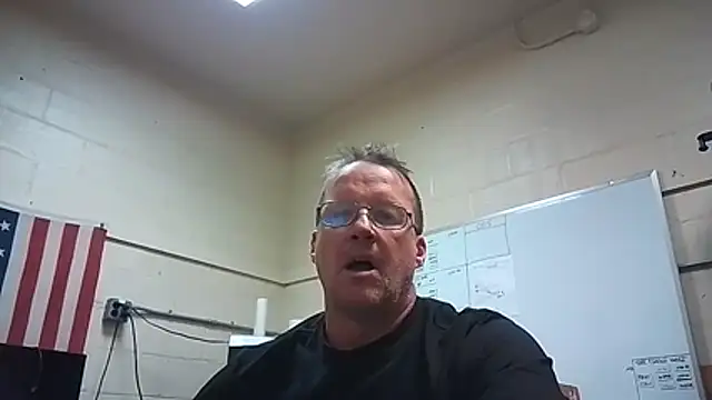 Snapshot of Cockrub1 chatting on December 4, 2025, 7:33 pm Cockrub1 online show from December 4, 2025, 7:33 pm