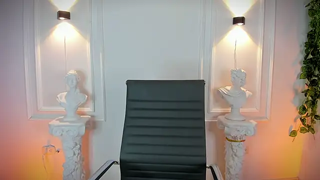 Snapshot of Kleeopatra_ chatting on December 4, 2024, 6:11 am Kleeopatra online show from December 4, 2024, 6:11 am