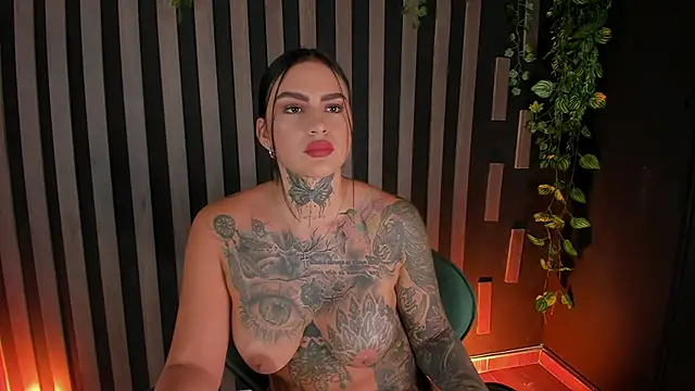 Snapshot of Kleeopatra_ chatting on February 7, 2025, 10:20 pm Kleeopatra online show from February 7, 2025, 10:20 pm