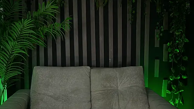 Snapshot of Kleeopatra_ chatting on March 13, 2025, 11:49 pm Kleeopatra online show from March 13, 2025, 11:49 pm