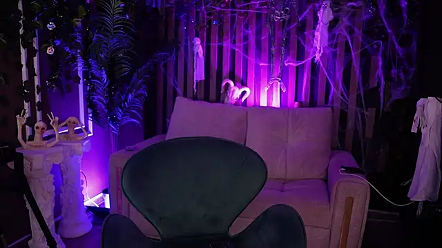 Snapshot of Kleeopatra_ chatting on October 28, 2025, 11:07 pm Kleeopatra online show from October 28, 2025, 11:07 pm