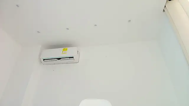 mollyrivera online show from March 28, 2026, 9:47 pm