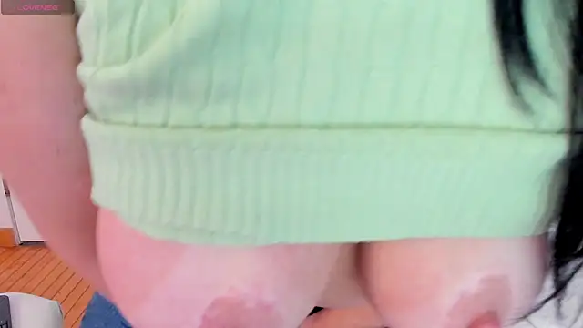 Jadeh Williams02 online show from February 12, 2025, 9:22 pm