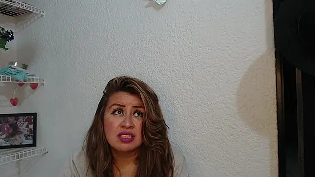 isabellacen online show from January 11, 2026, 2:05 am