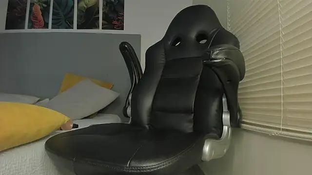  Molly rosse  online show from February 4, 2026, 12:11 pm