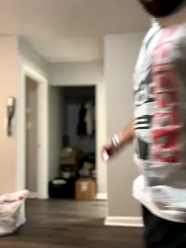 4kUsh2Fashion0 online show from October 7, 2025, 3:53 pm