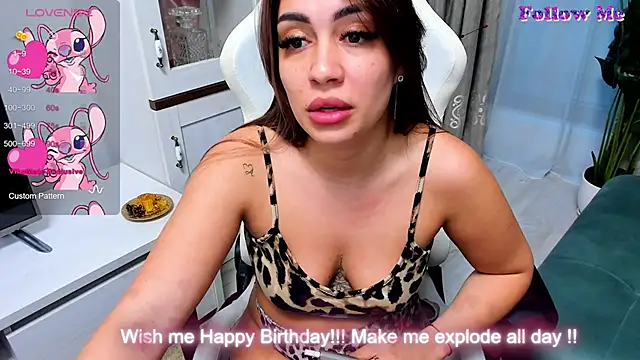 EveEvian online show from March 21, 2025, 8:40 pm