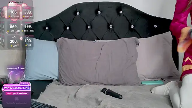 Snapshot of nonawhitemm chatting on March 12, 2025, 11:54 pm nonawhitemm online show from March 12, 2025, 11:54 pm