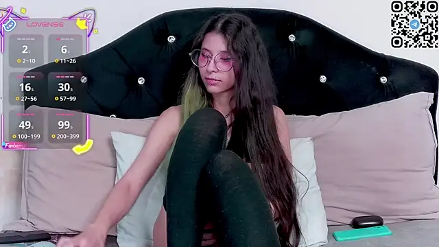 Snapshot of nonawhitemm chatting on November 3, 2025, 10:53 pm nonawhitemm online show from November 3, 2025, 10:53 pm