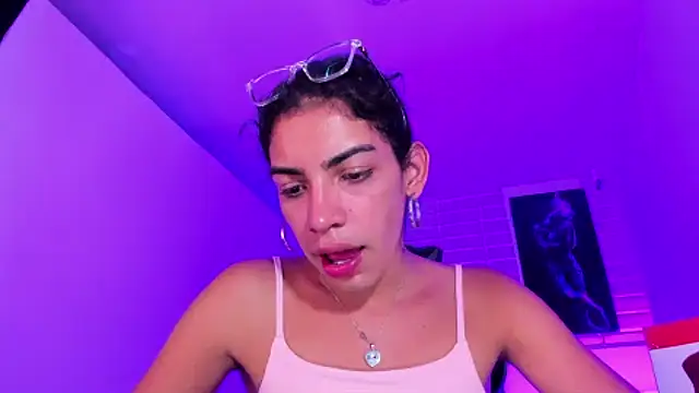 Alahia Rodriguez online show from February 12, 2025, 9:01 pm