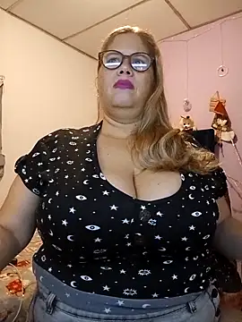 EllisW8 online show from December 14, 2025, 11:37 am