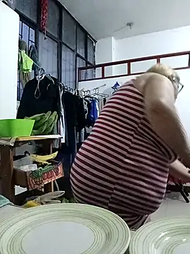 Snapshot of EllisW8 chatting on March 10, 2026, 11:10 pm EllisW8 online show from March 10, 2026, 11:10 pm