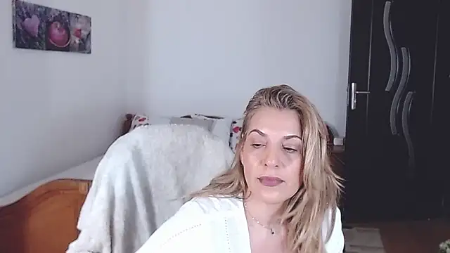 evamaria2024 online show from January 13, 2025, 7:32 am