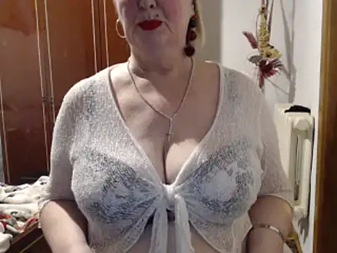 Snapshot of Secretfox chatting on January 6, 2025, 7:20 am Secretfox online show from January 6, 2025, 7:20 am