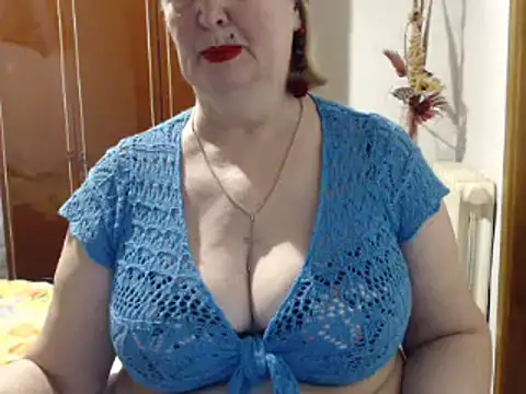 Snapshot of Secretfox chatting on February 24, 2025, 3:20 pm Secretfox online show from February 24, 2025, 3:20 pm