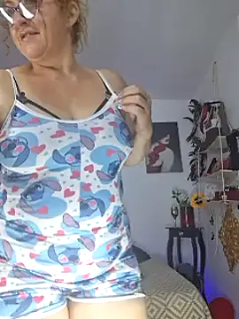 evelin hott online show from February 7, 2025, 2:40 am