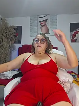 evelin hott online show from February 10, 2026, 11:31 pm