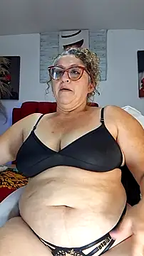 evelin hott online show from February 24, 2026, 4:32 am