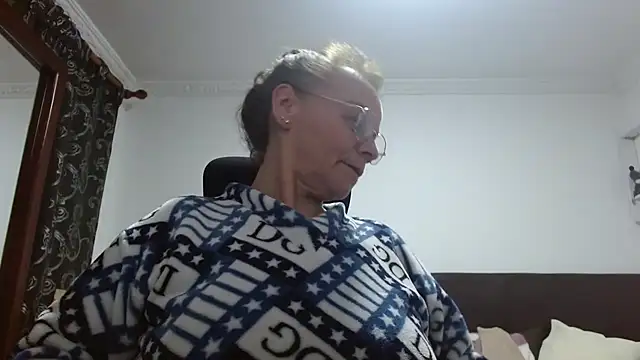 asleycavta online show from October 5, 2025, 2:10 am