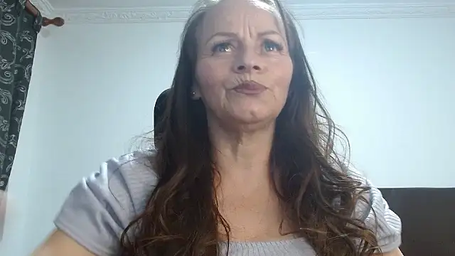 asleycavta online show from October 26, 2025, 8:04 pm