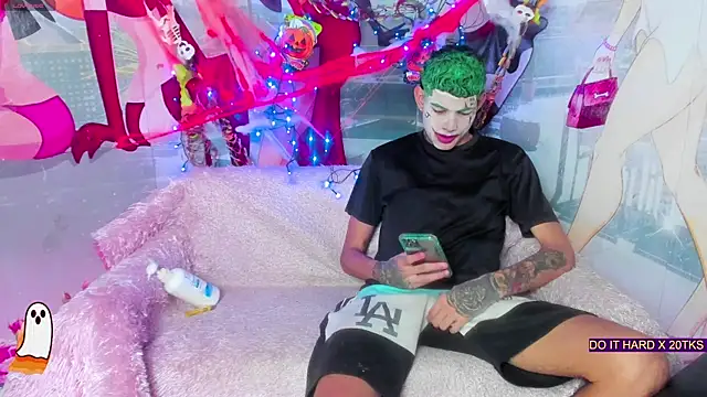 amazing group hot69 online show from October 31, 2025, 7:59 pm