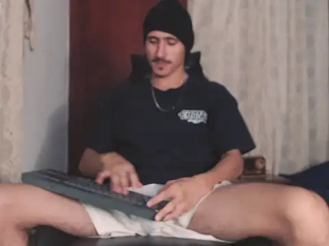 HomeAloneK online show from October 10, 2025, 7:57 pm