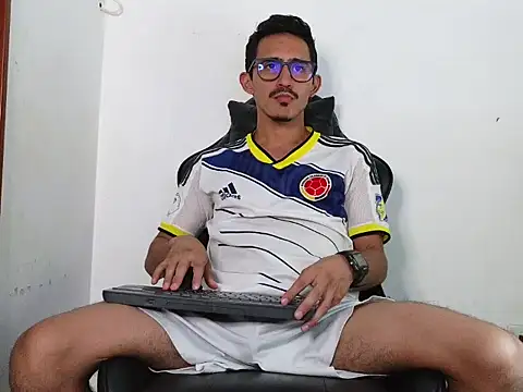 HomeAloneK online show from January 16, 2026, 7:18 pm