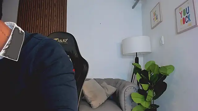 liam collins21 online show from September 30, 2025, 11:48 am