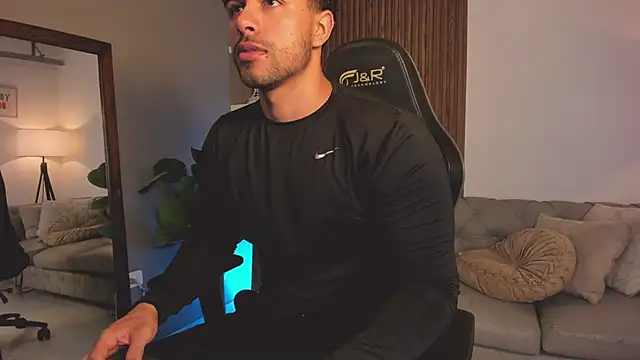 liam collins21 online show from March 16, 2026, 11:36 am