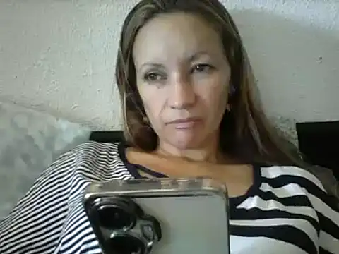 Snapshot of Paulita_x3 chatting on July 27, 2026, 9:05 am Paulita x3 online show from July 27, 2026, 9:05 am