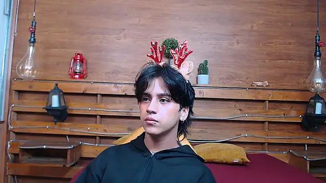 alex 477 online show from December 2, 2025, 11:37 am