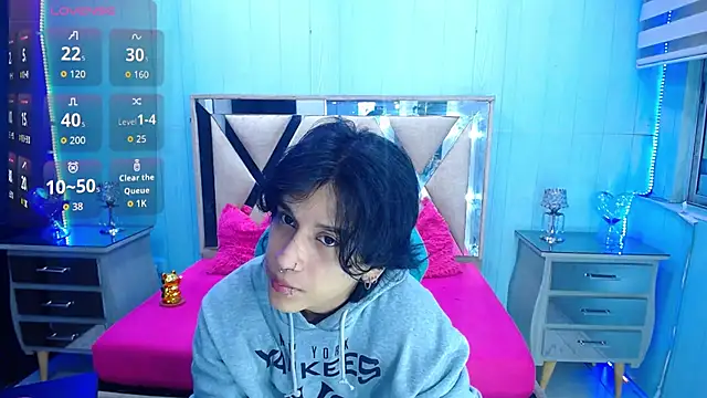 Snapshot of alex_477 chatting on April 23, 2026, 11:42 am alex 477 online show from April 23, 2026, 11:42 am