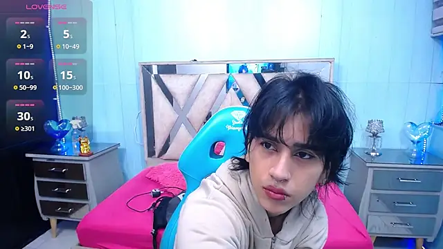 Snapshot of alex_477 chatting on June 16, 2026, 11:35 am alex 477 online show from June 16, 2026, 11:35 am