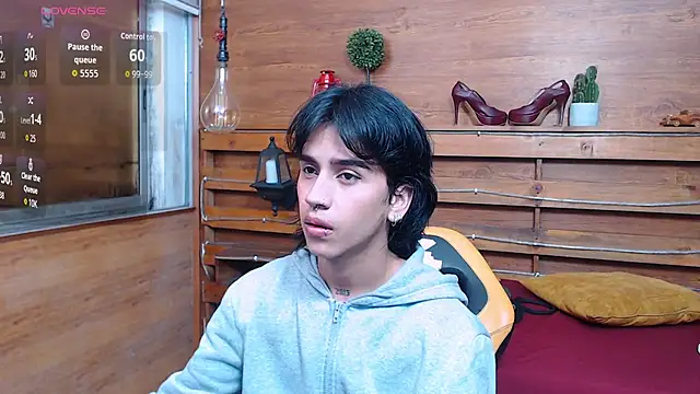 Snapshot of alex_477 chatting on July 8, 2026, 11:37 am alex 477 online show from July 8, 2026, 11:37 am