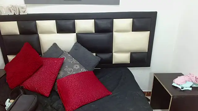 kiwii nasty online show from November 9, 2025, 6:01 am