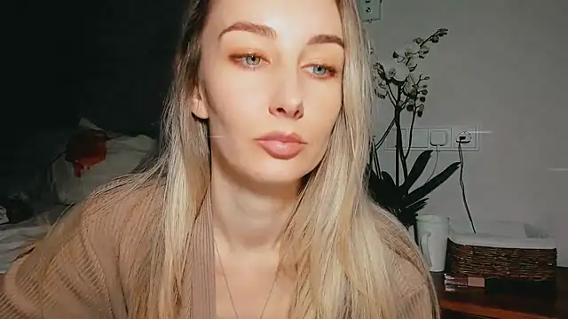 Snapshot of Maiami000 chatting on January 23, 2025, 3:32 pm Maiami000 online show from January 23, 2025, 3:32 pm