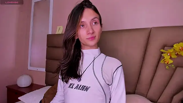 Feniix   online show from October 21, 2025, 4:57 am