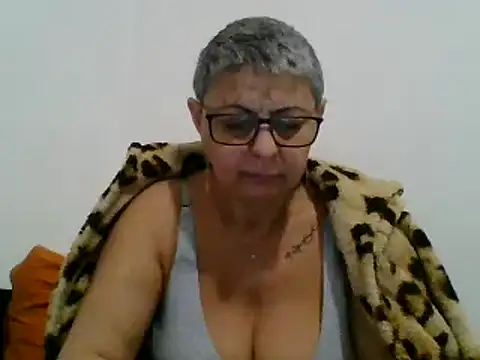 roseblak42 online show from February 6, 2025, 6:35 pm