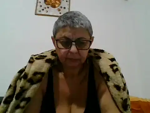 roseblak42 online show from February 10, 2025, 6:13 pm