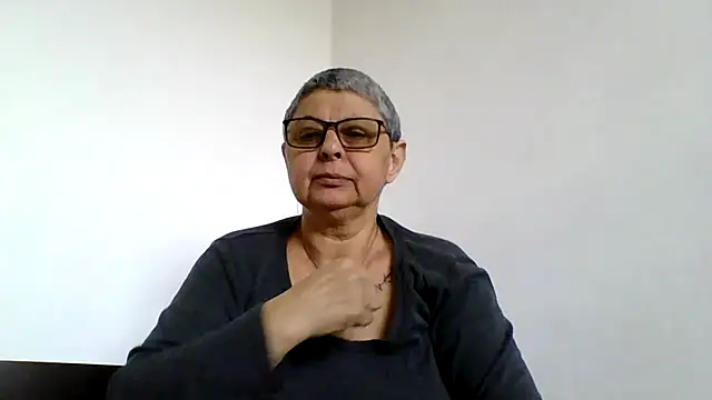 Snapshot of roseblak42 chatting on May 3, 2026, 11:49 am roseblak42 online show from May 3, 2026, 11:49 am